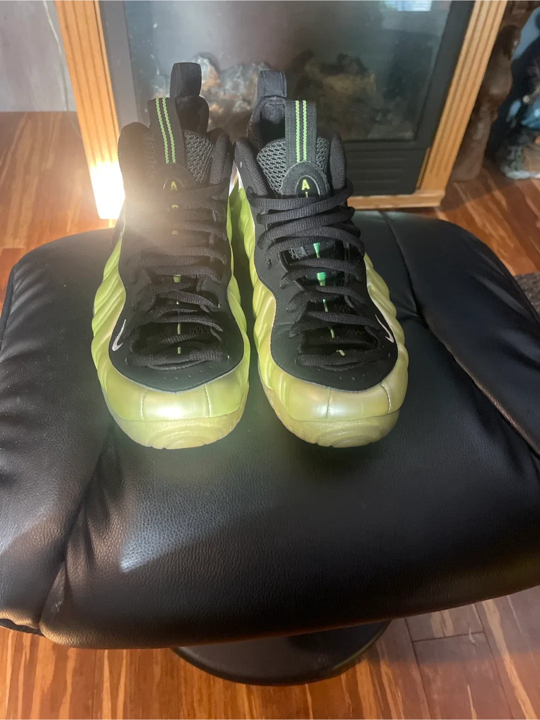 Nike Air Foamposite One Electric Green image indicator(4)