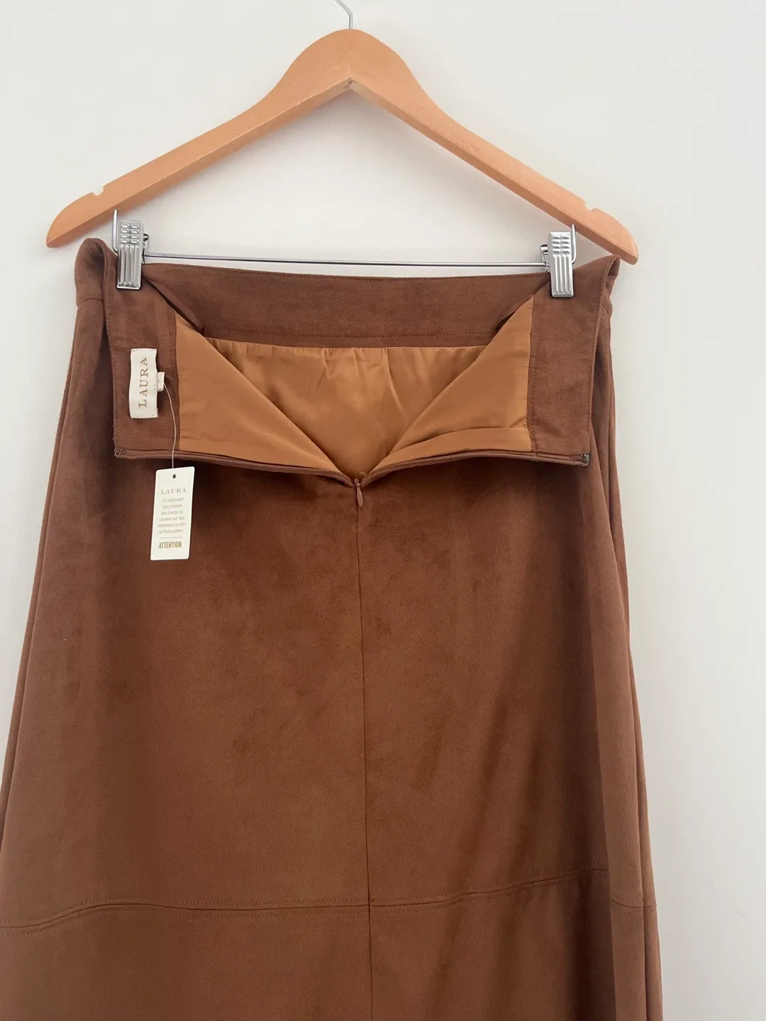 LAURA  FAUX SUEDE Midi A line akirt size 4 image indicator(9)