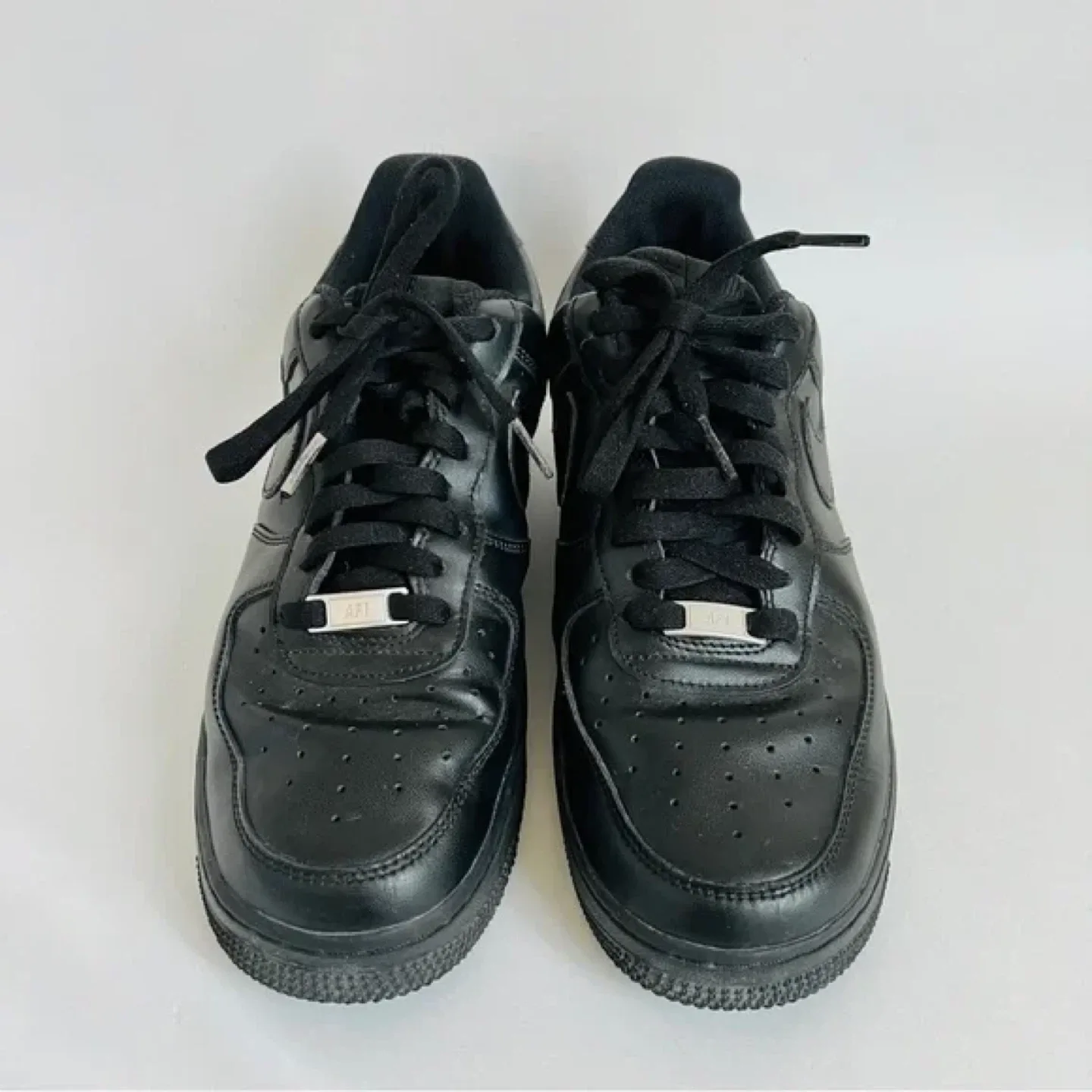 Nike Air Force 1 '07 Women's All Black size 10 image indicator(2)