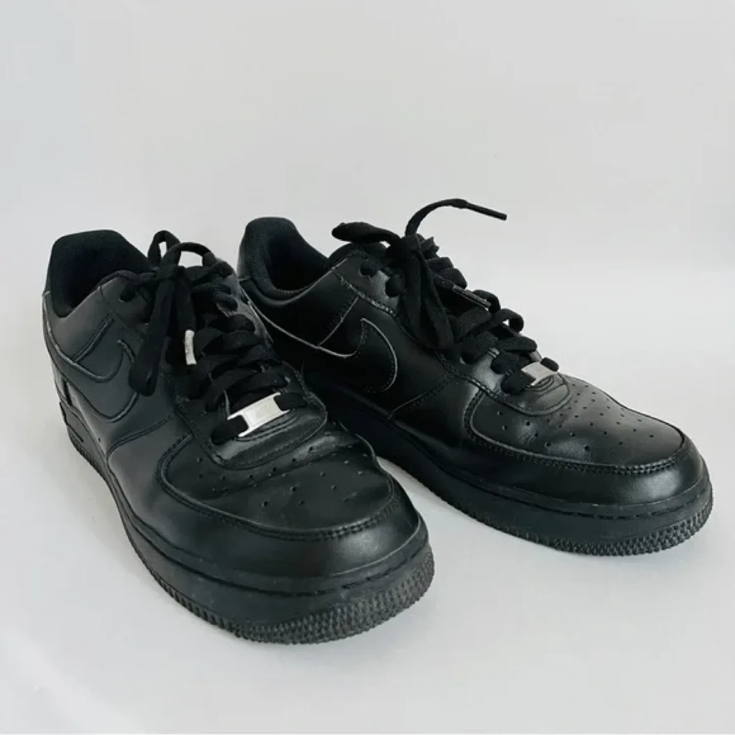 Nike Air Force 1 '07 Women's All Black size 10 image indicator(4)