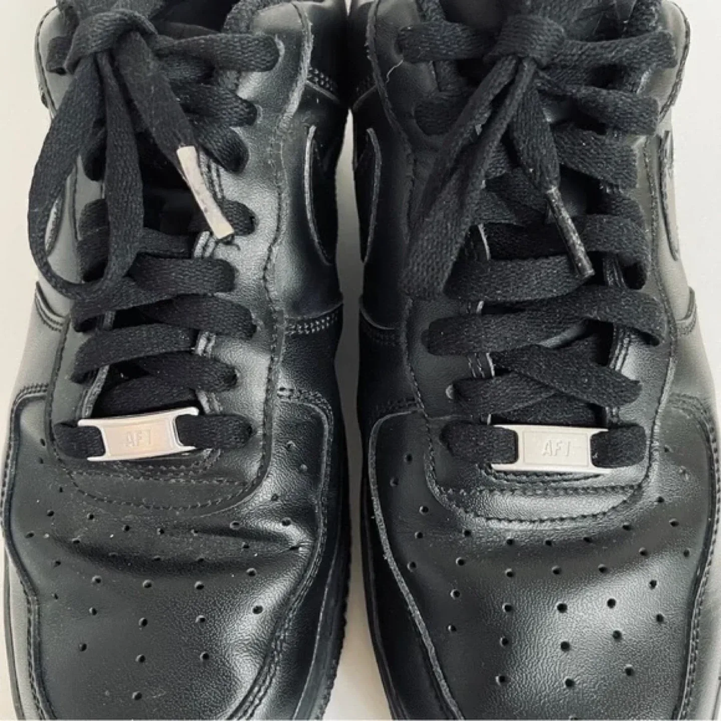 Nike Air Force 1 '07 Women's All Black size 10 image indicator(3)