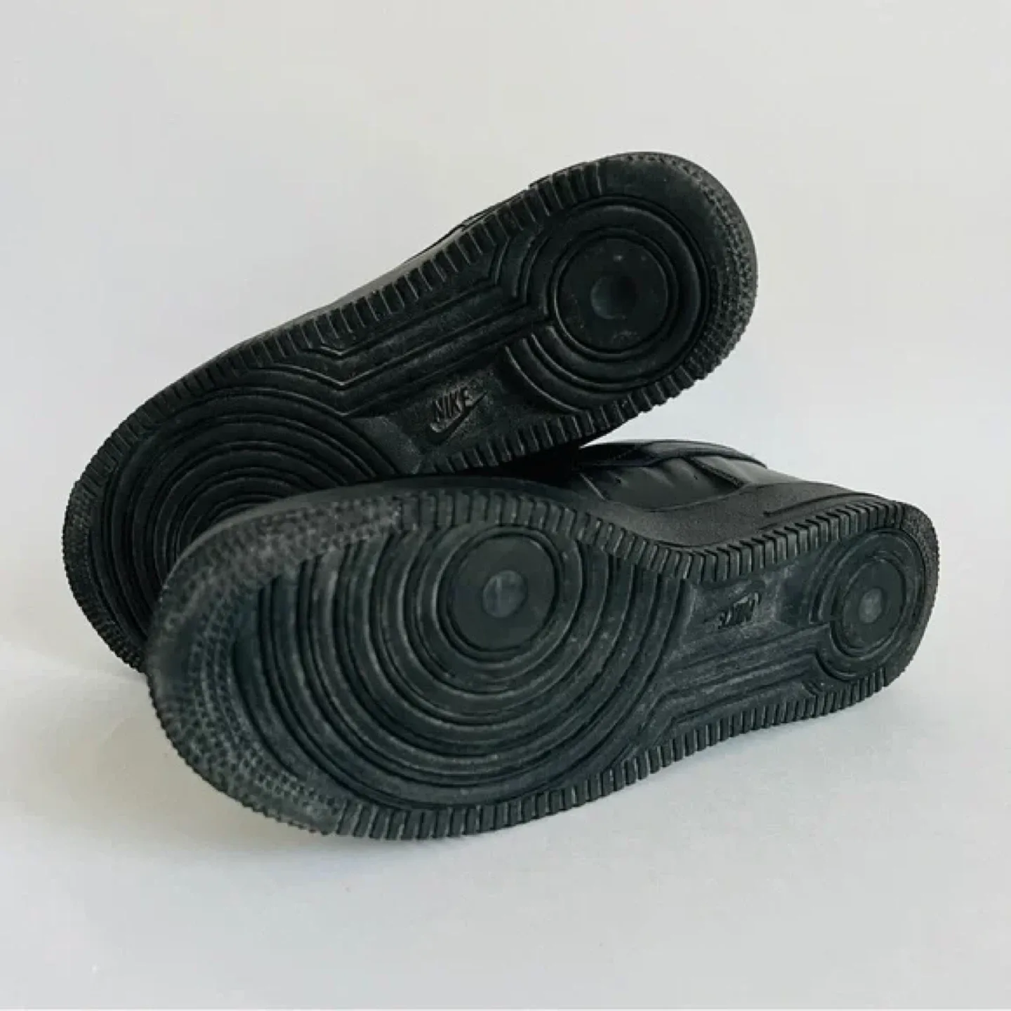 Nike Air Force 1 '07 Women's All Black size 10 image indicator(9)