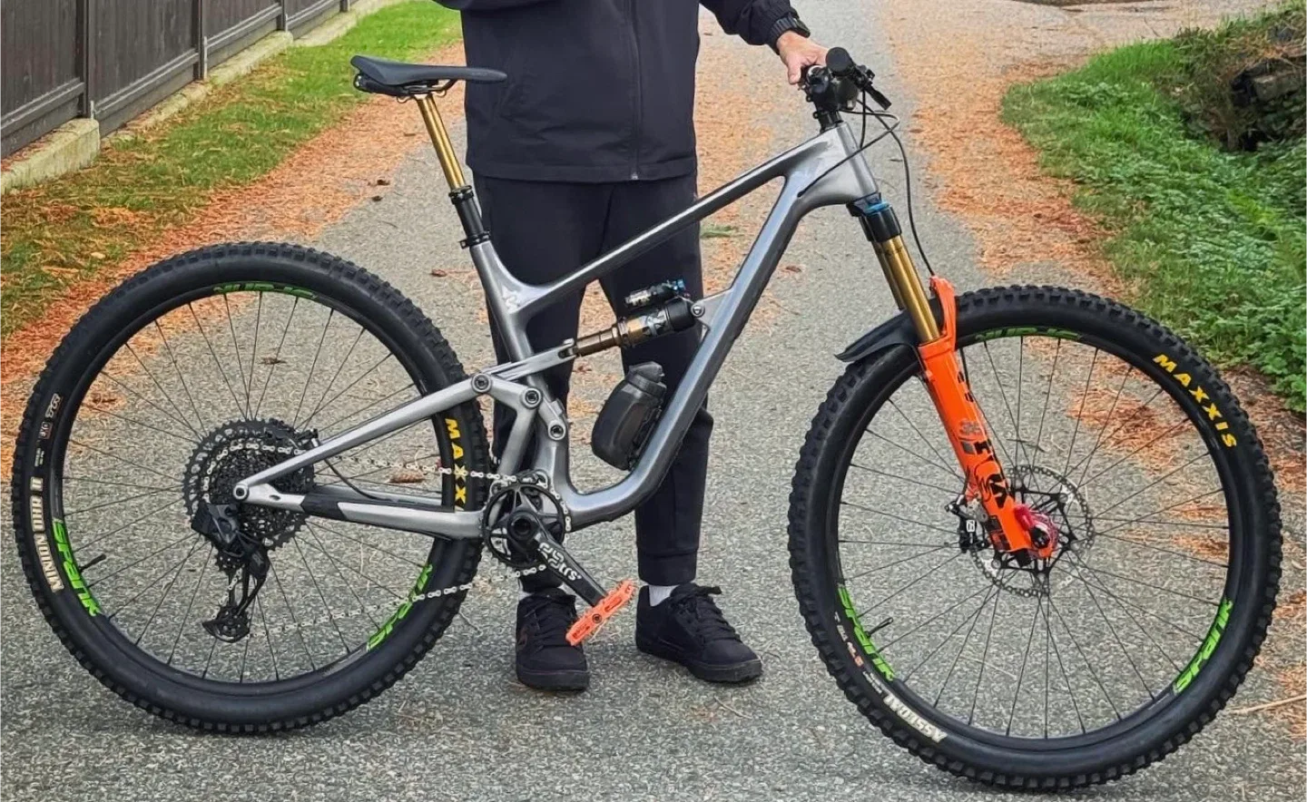 Revel Rascal Bike (Carbon)