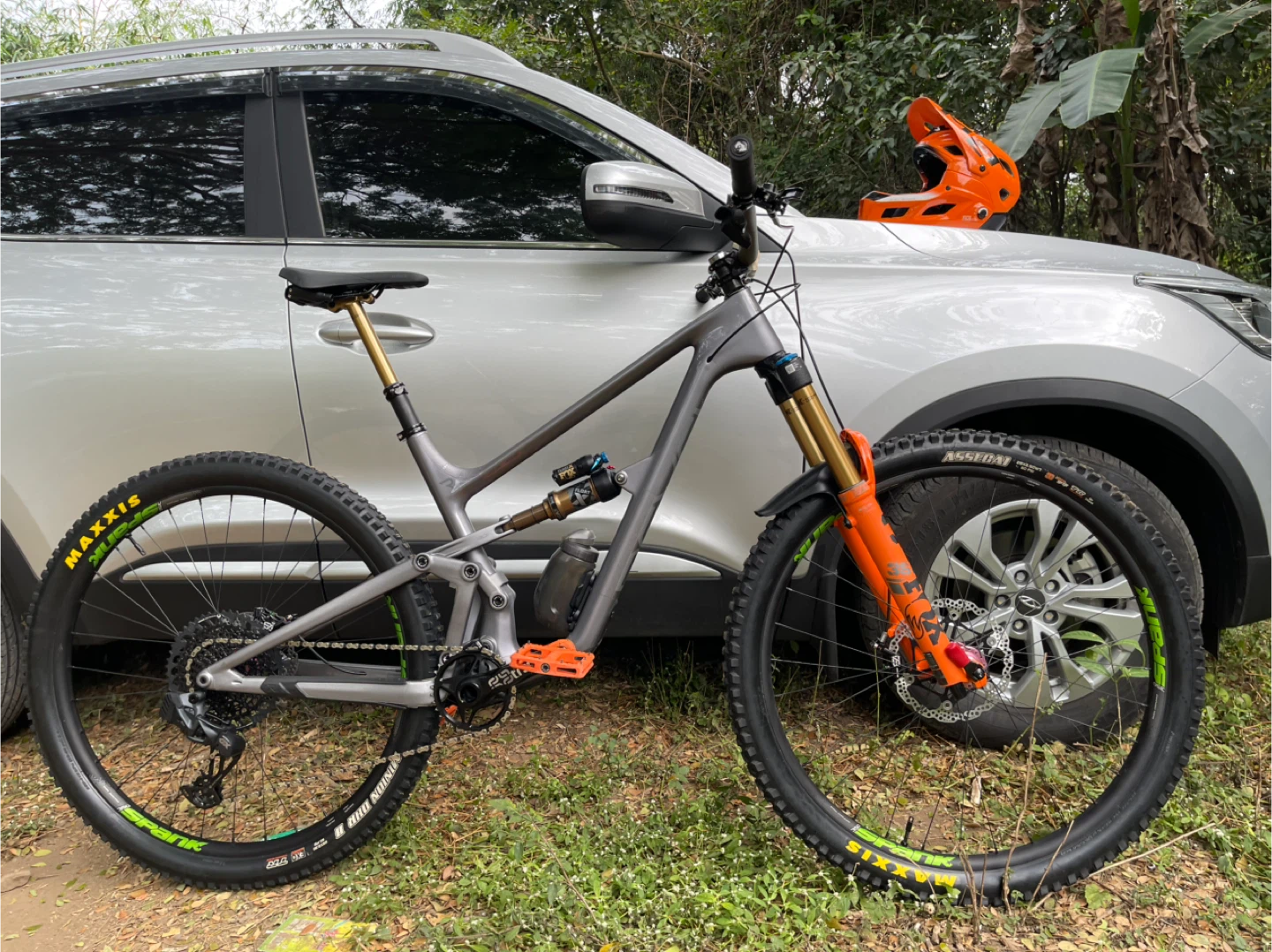 Revel Rascal Bike (Carbon) - photo 2