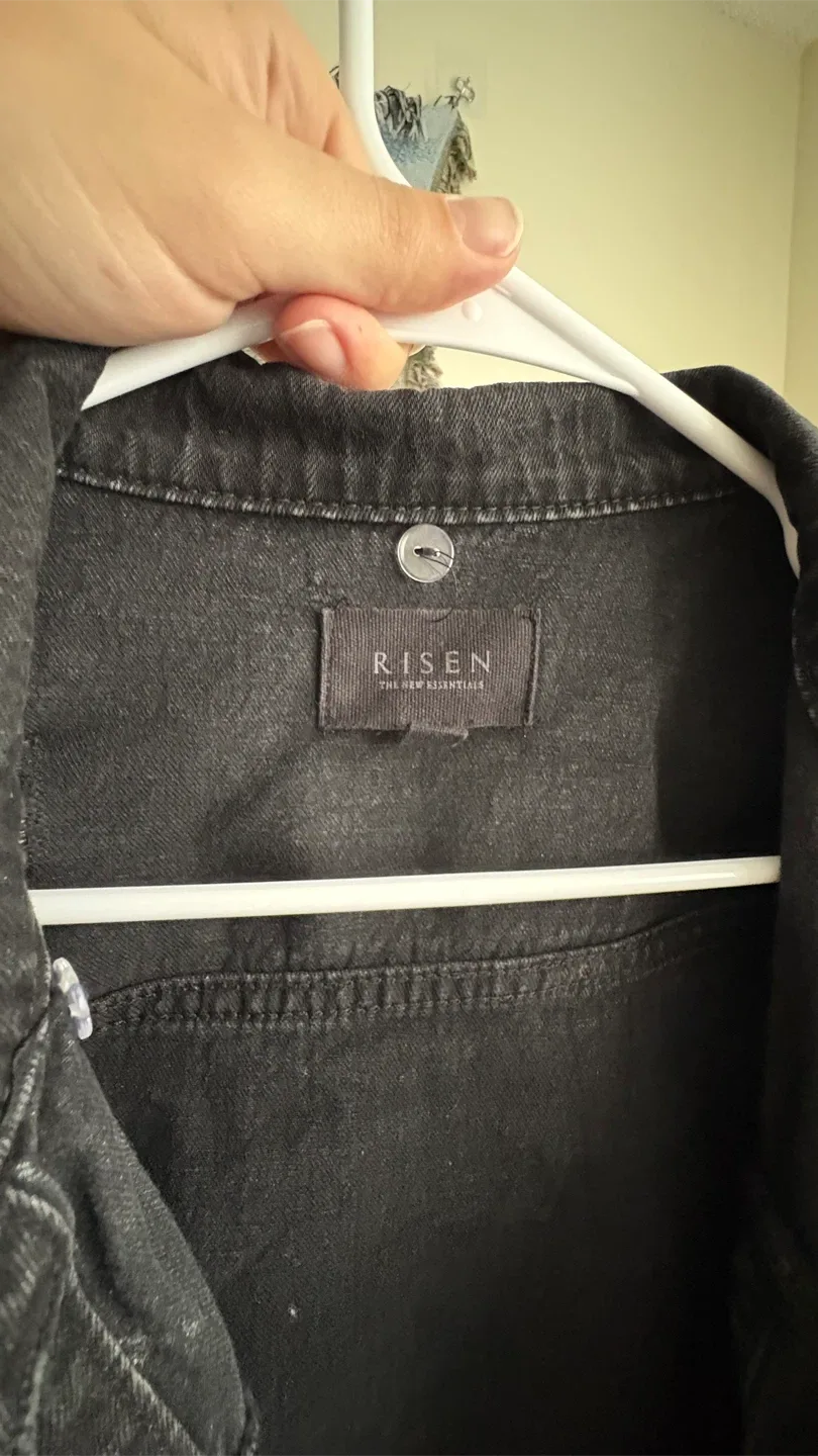 Ellen Tracy Black Denim Jacket - Size M but close to S image indicator(3)