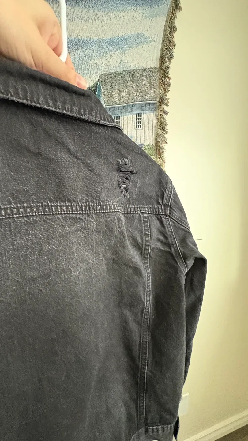 Ellen Tracy Black Denim Jacket - Size M but close to S image indicator(4)