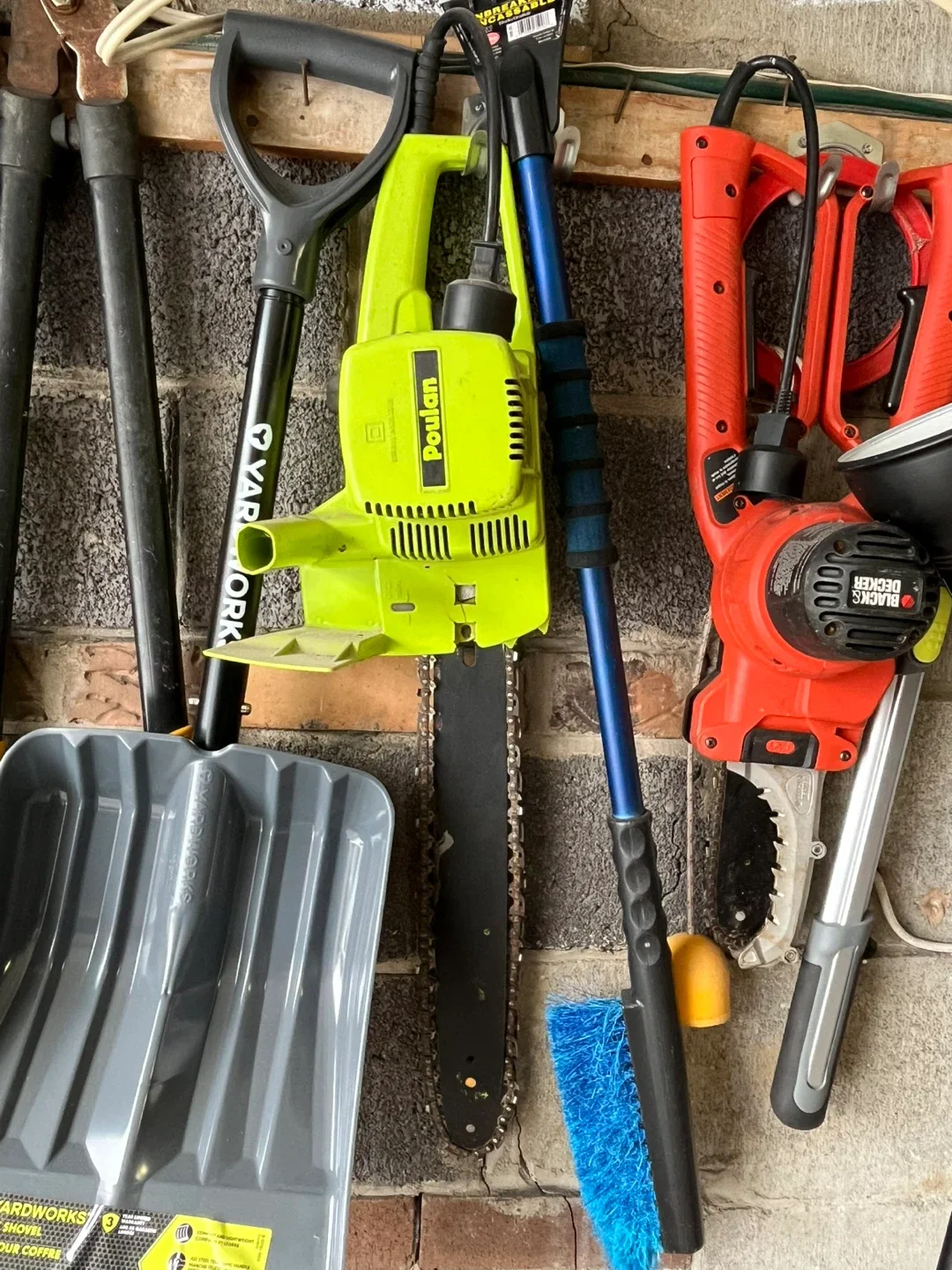 Poulan Electric Chainsaw - Green