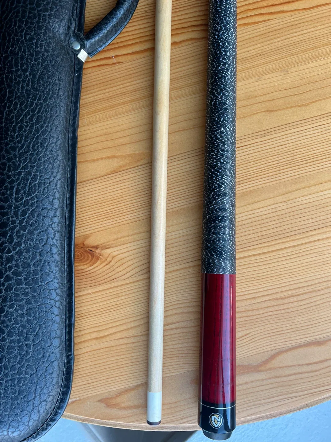 Custom Billiard/Pool Cue Stick with Case - MOVING OUT SALE ✈️✈️ image indicator(3)