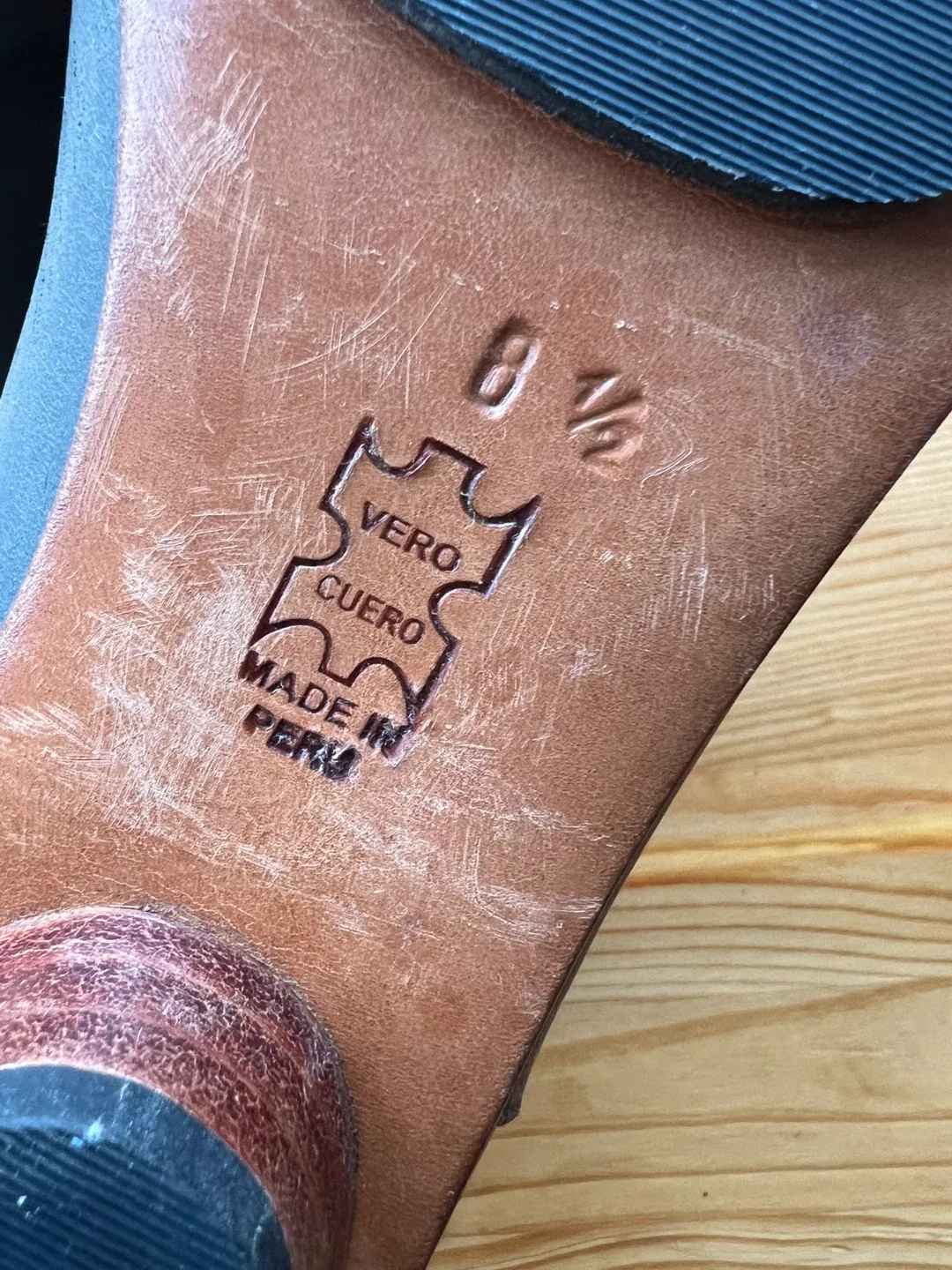 SIZE 8.5 FLUEVOG LEATHER BOOTS - MOVING SALE ✈️ image indicator(4)