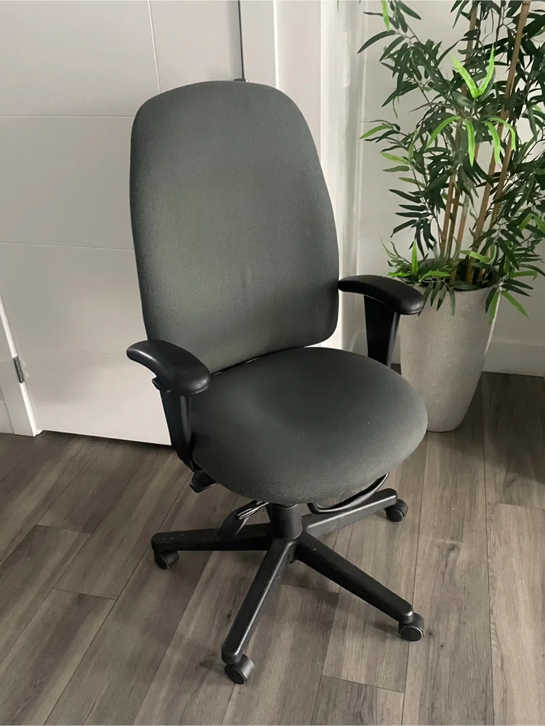 Office Chair image indicator(2)