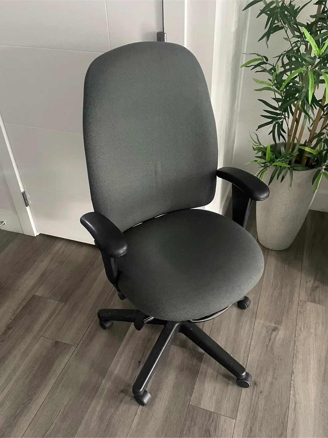 Office Chair image indicator(3)