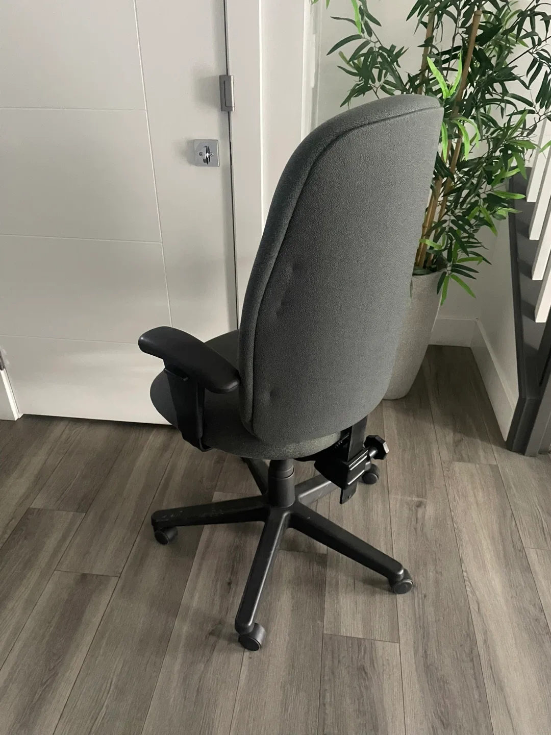 Office Chair image indicator(6)