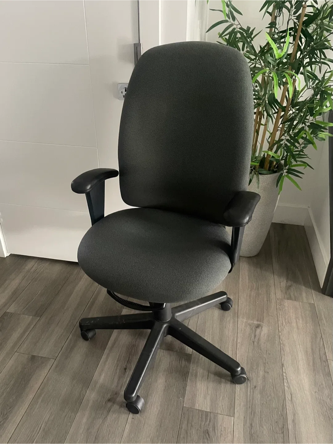 Office Chair image indicator(7)