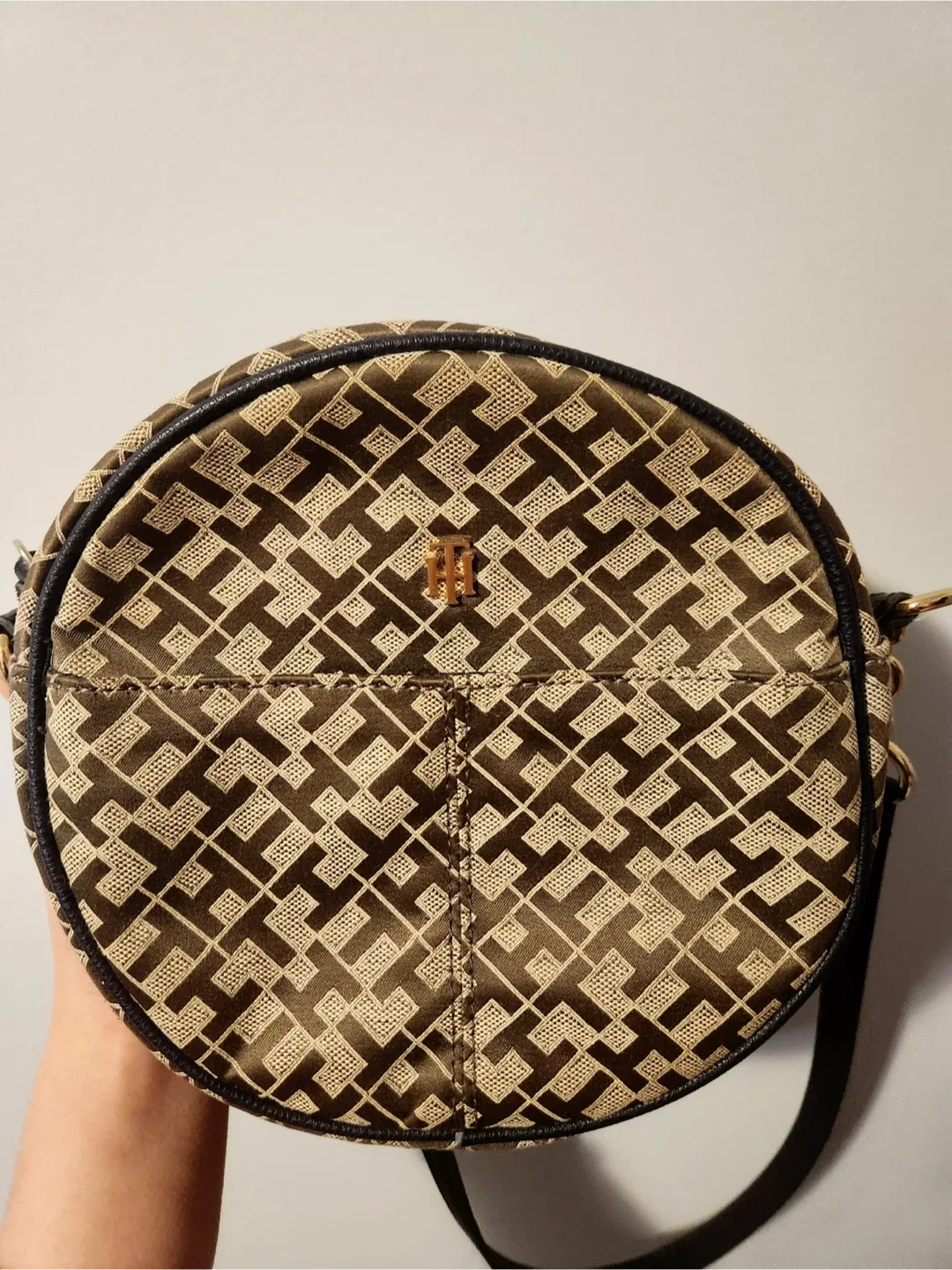 Tommy Hilfiger Round Crossbody Bag