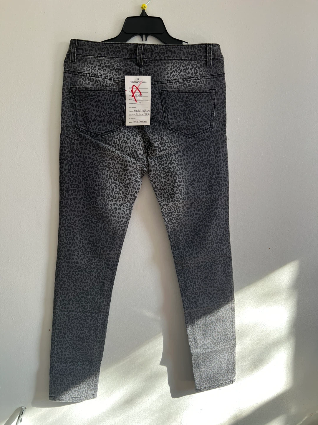 HIGHRISE jeans size 7. #Cleanout - photo 3