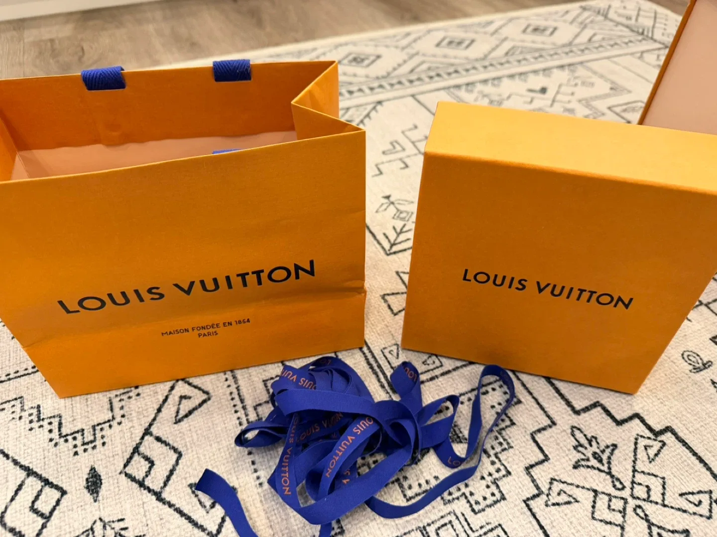 Louis Vuitton Dust Bags & Boxes image indicator(2)