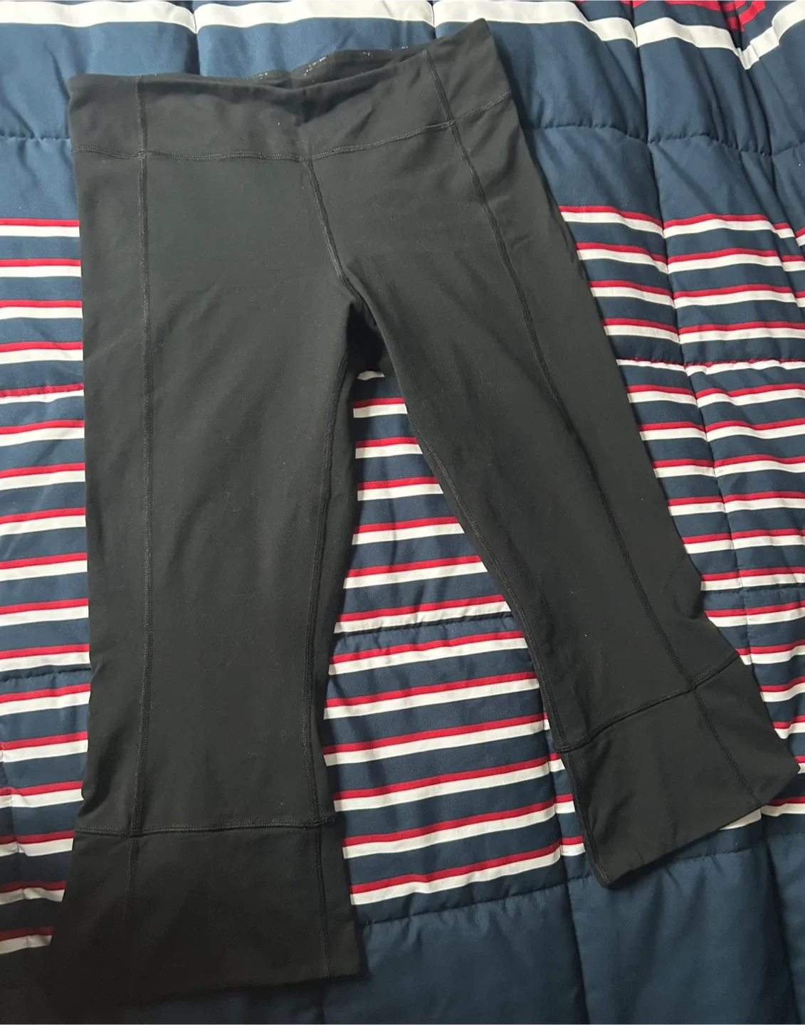 Lululemon Black Crop Leggings size 10 image indicator(2)