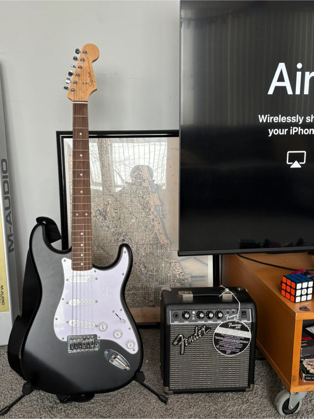 Fender Stratocaster Guitar + Frontman 10G Amp #Cleanout