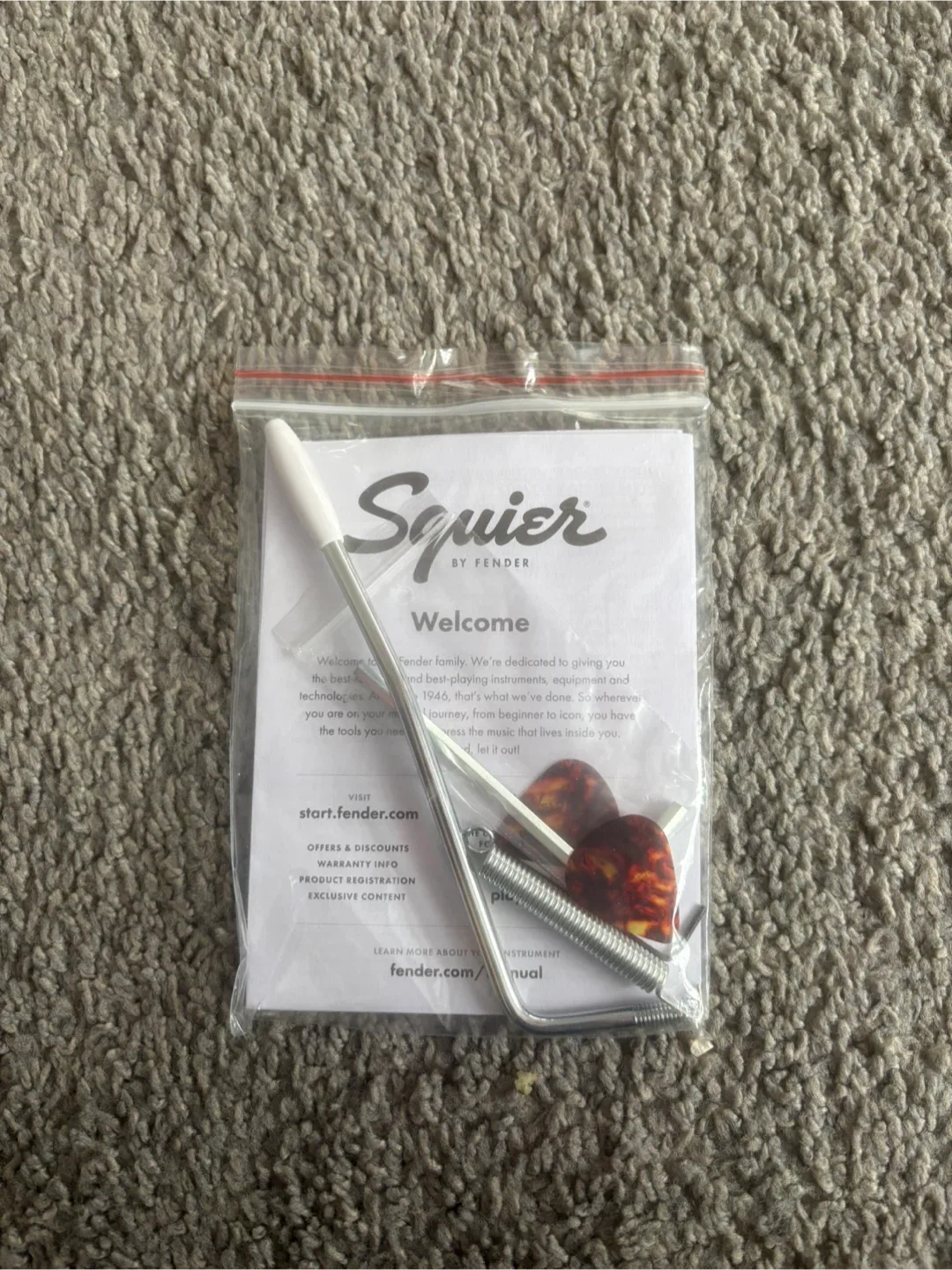 Fender Stratocaster Guitar + Frontman 10G Amp #Cleanout image indicator(7)