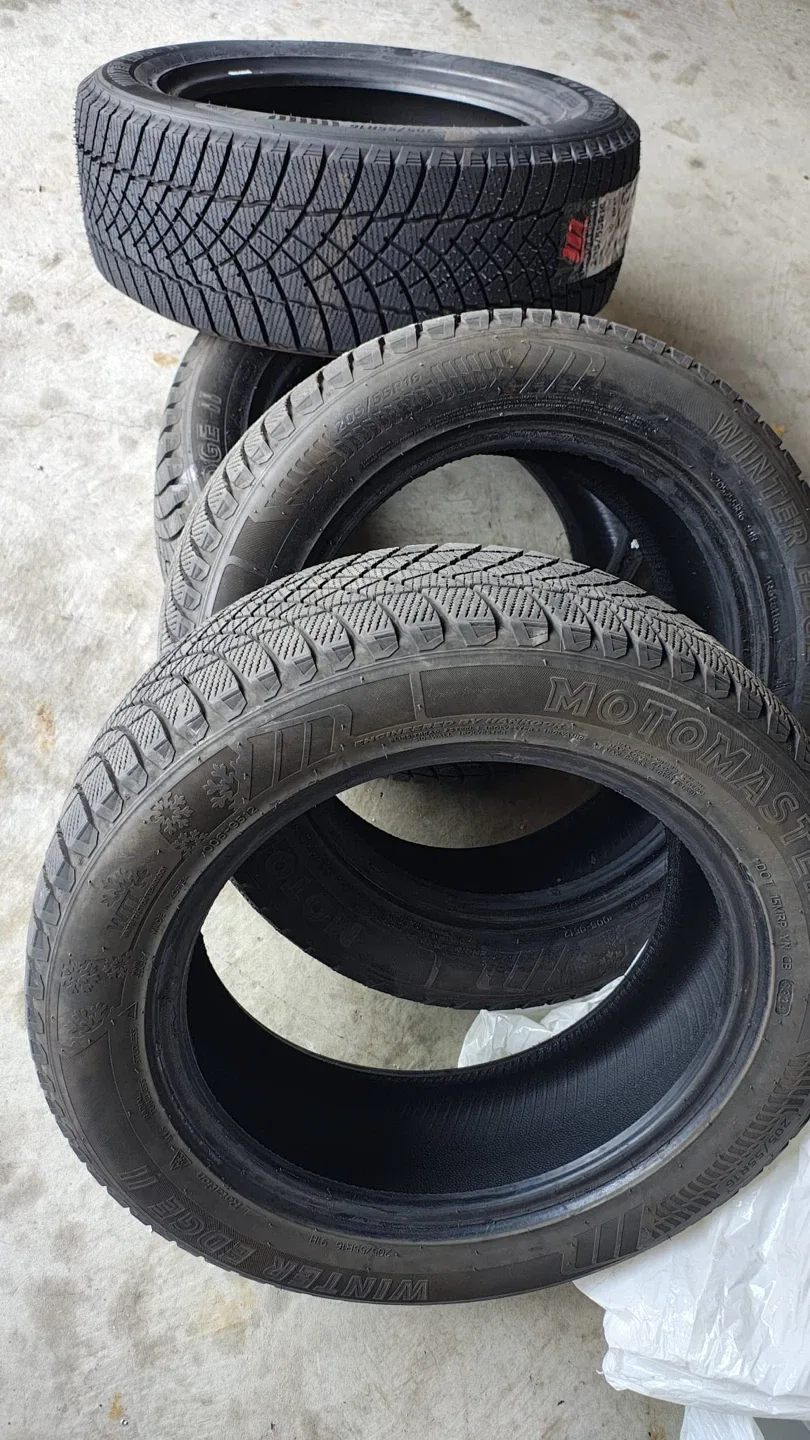 Nissan Sentra Brand new winter tires image indicator(2)