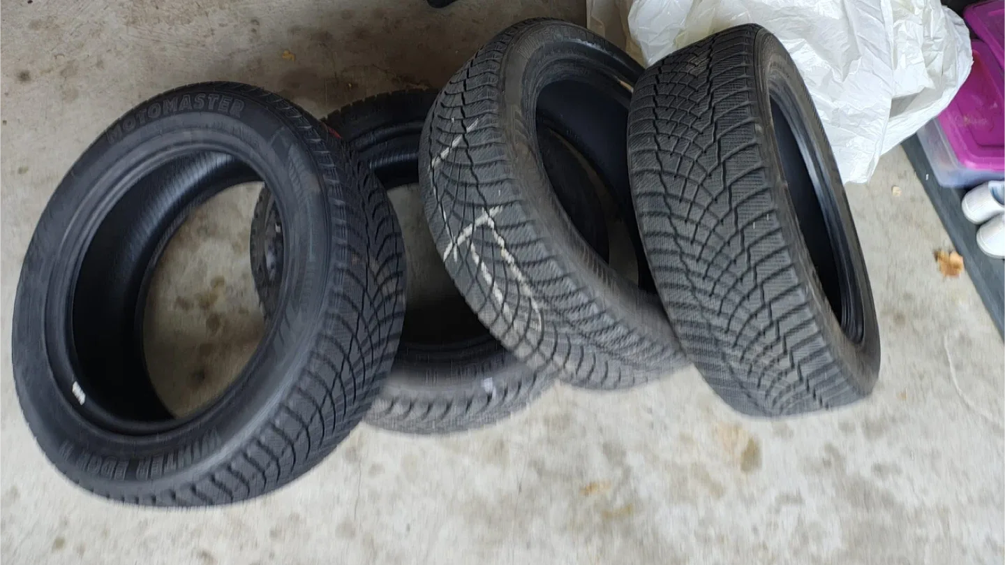 Nissan Sentra Brand new winter tires image indicator(4)