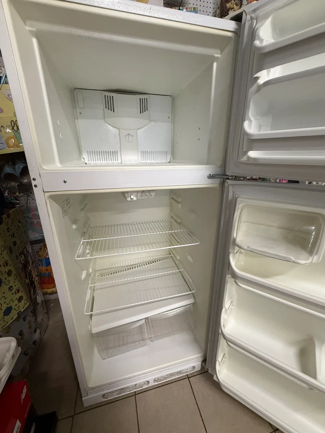 White Refrigerator image indicator(4)