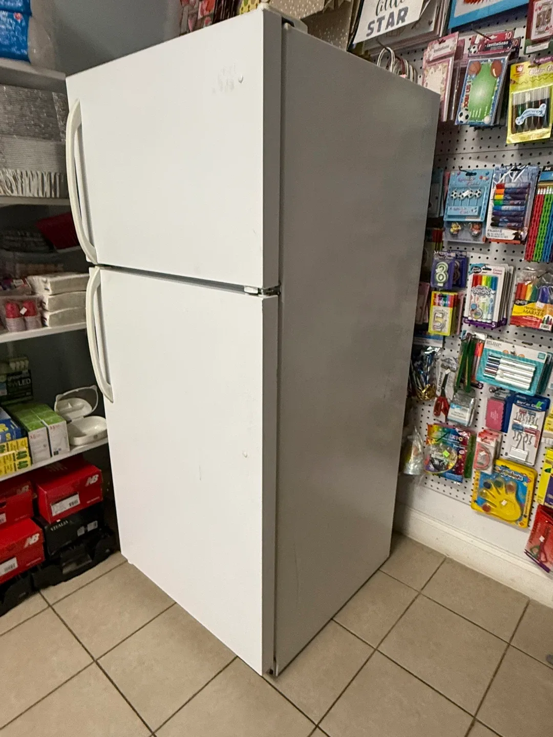 White Refrigerator image indicator(2)