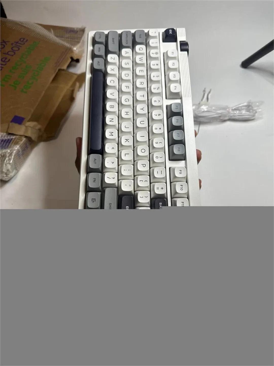 Redragon K734WCG Custom Mechanical Keyboard image indicator(6)