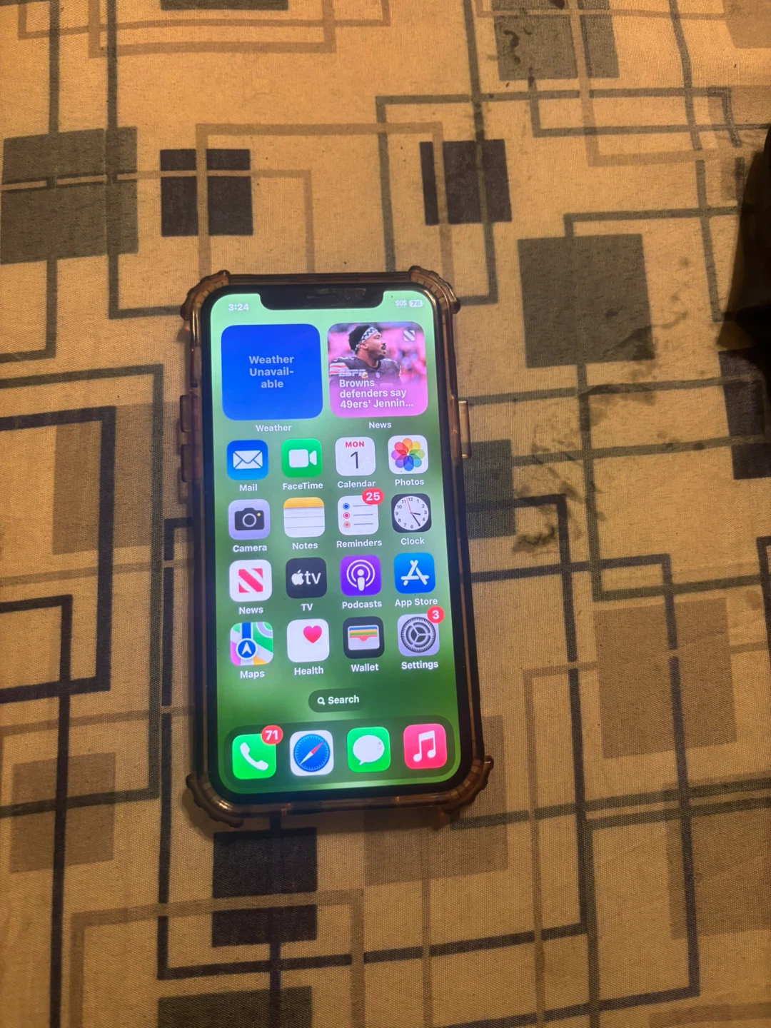 iPhone XR - photo 2