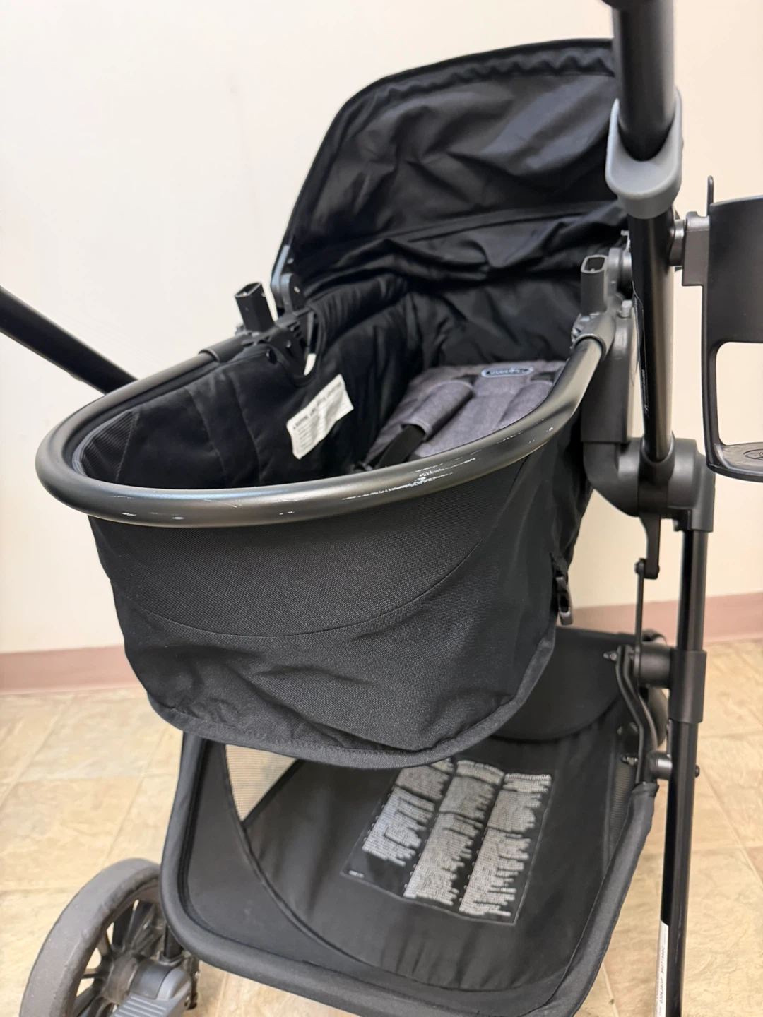 Evenflo Pivot Modular Travel System with Car Seat – Casual Grey - photo 4