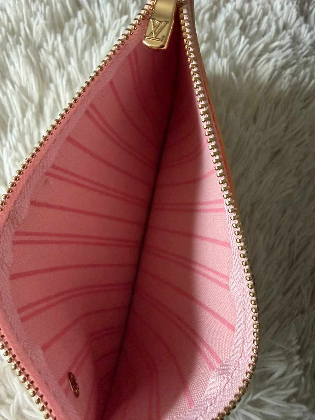 louis vuitton purse wallet image indicator(3)