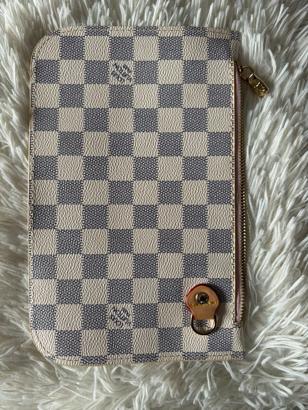 louis vuitton purse wallet image indicator(2)