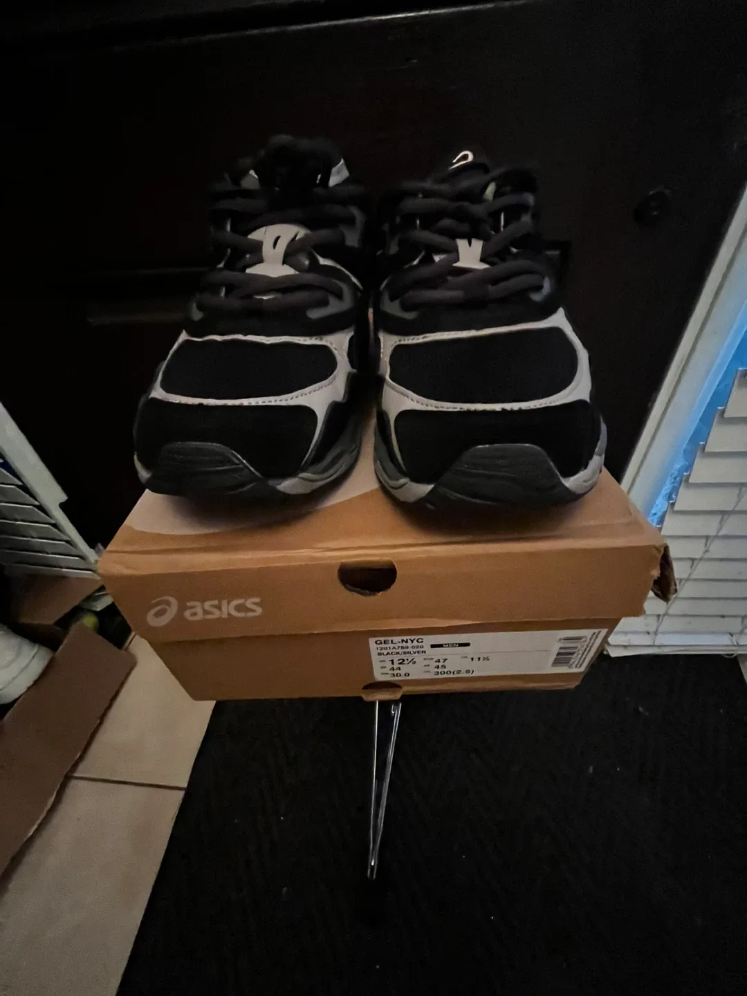 Asics GEL-NYC Black/Silver, Men's 12.5 image indicator(2)