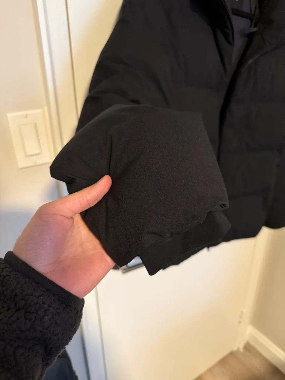 Uniqlo Seamless Down Jacket - Size M image indicator(5)