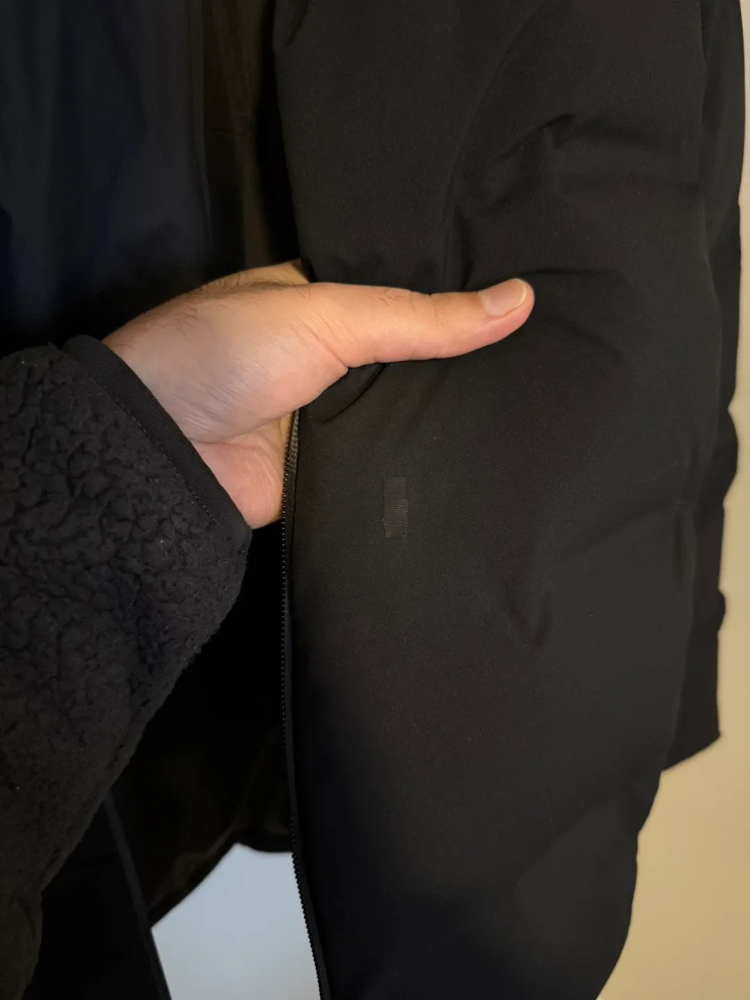 Uniqlo Seamless Down Jacket - Size M image indicator(10)