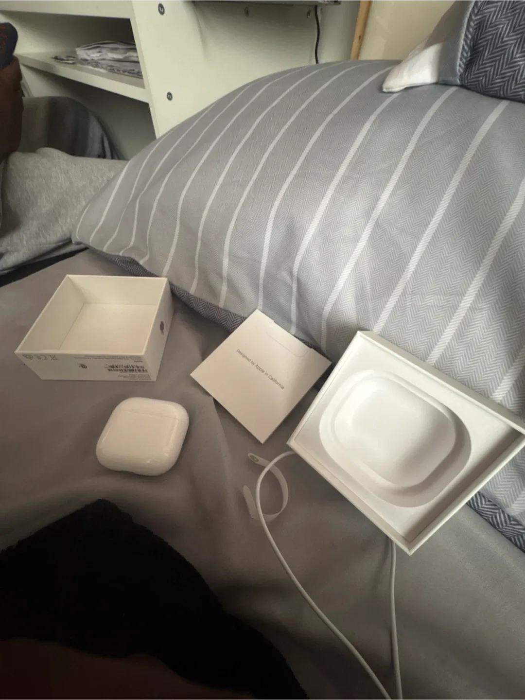 Apple AirPods 4