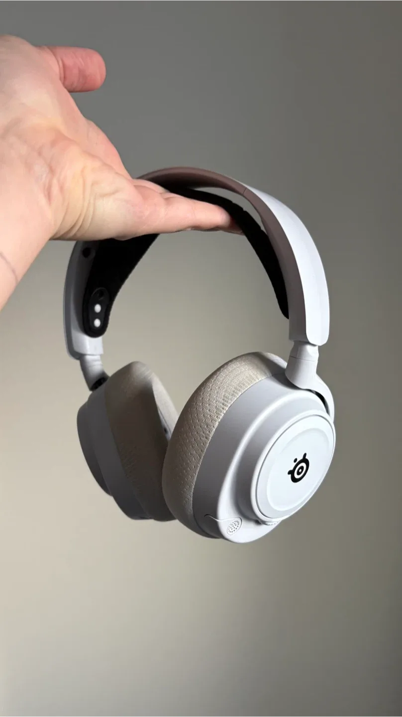 SteelSeries Arctis Nova 7 Wireless Headset - White image indicator(2)