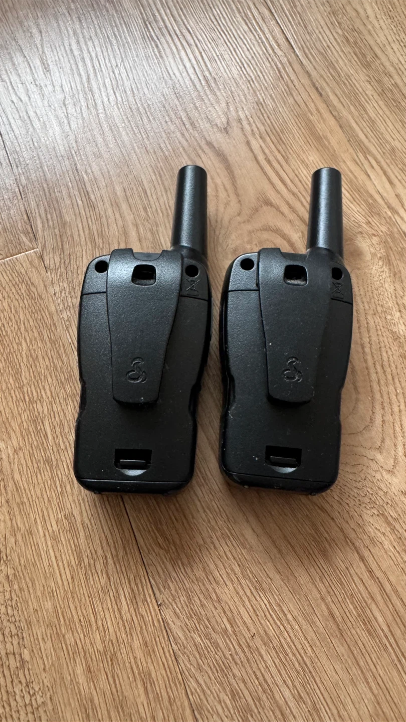 Cobra MicroTalk Walkie-Talkies – 1 Working + Charger – $10 - photo 2