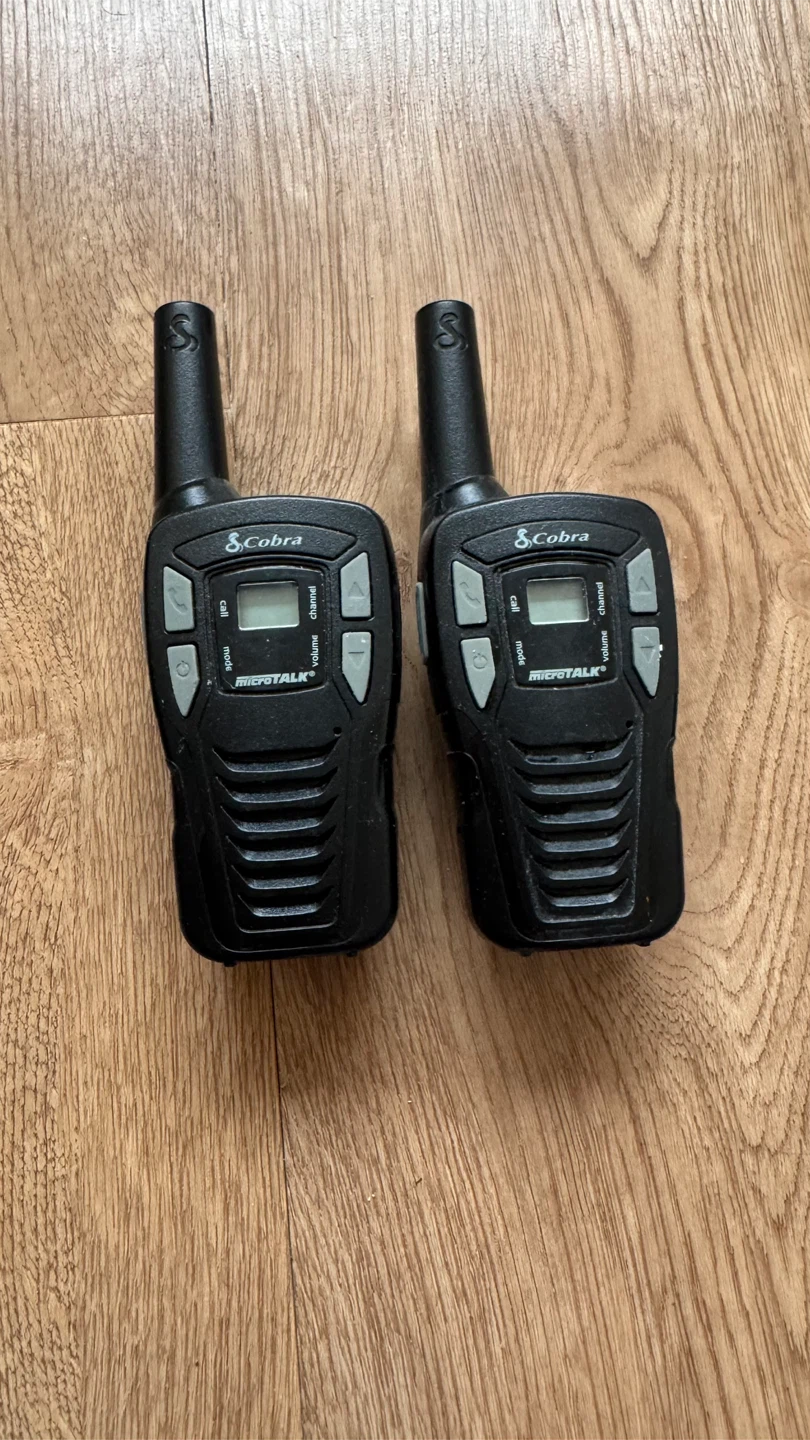 Cobra MicroTalk Walkie-Talkies – 1 Working + Charger – $10