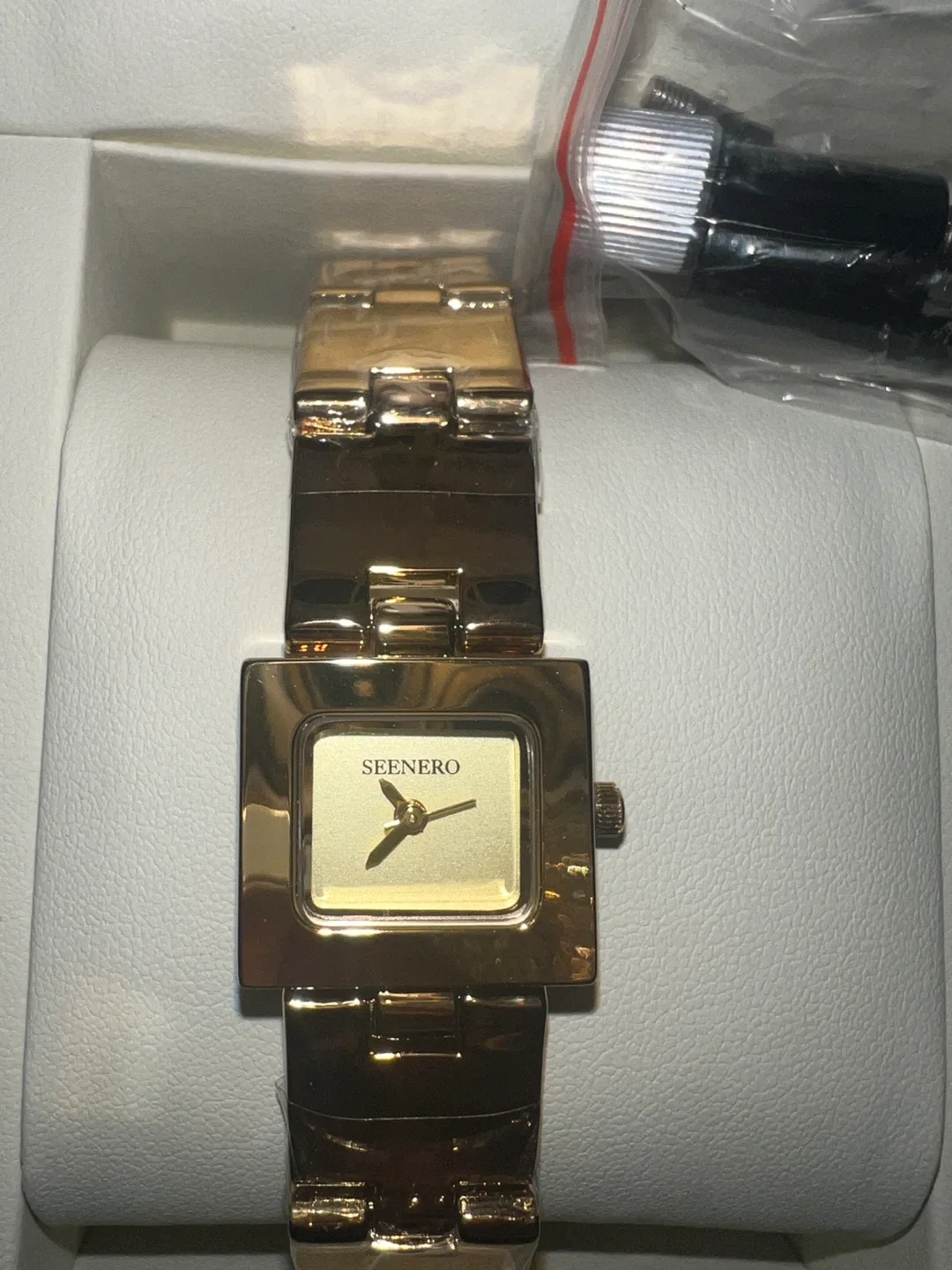 SEENERO Women's Gold Watch image indicator(2)