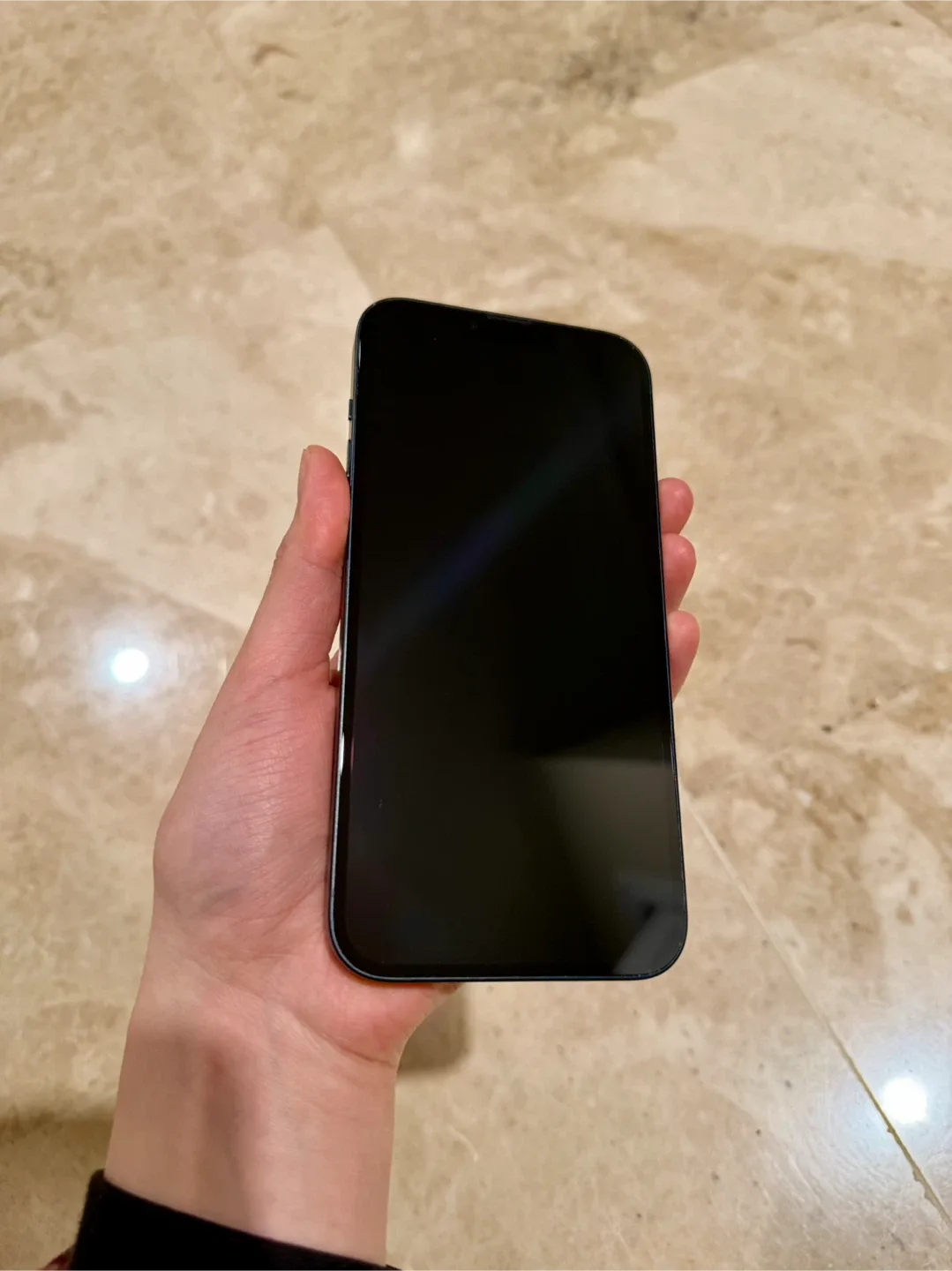 iPhone 14 Plus Midnight Black image indicator(6)