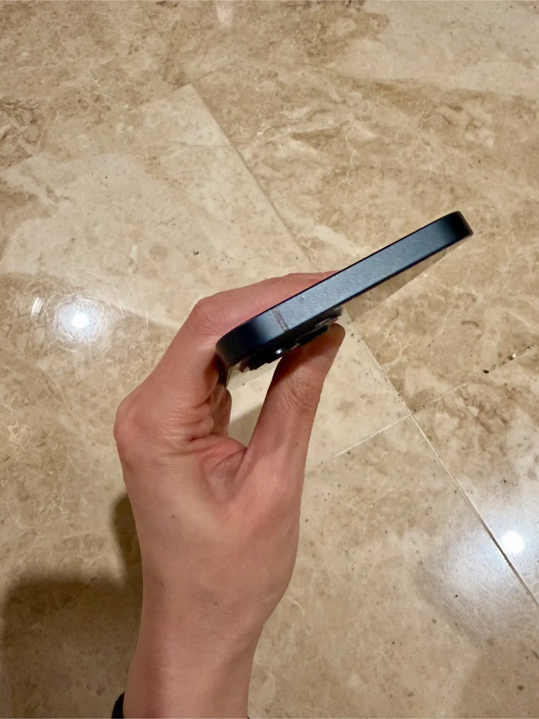 iPhone 14 Plus Midnight Black image indicator(5)