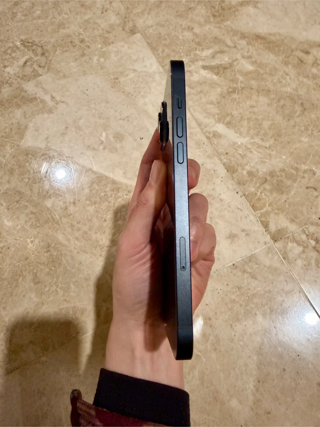 iPhone 14 Plus Midnight Black image indicator(3)