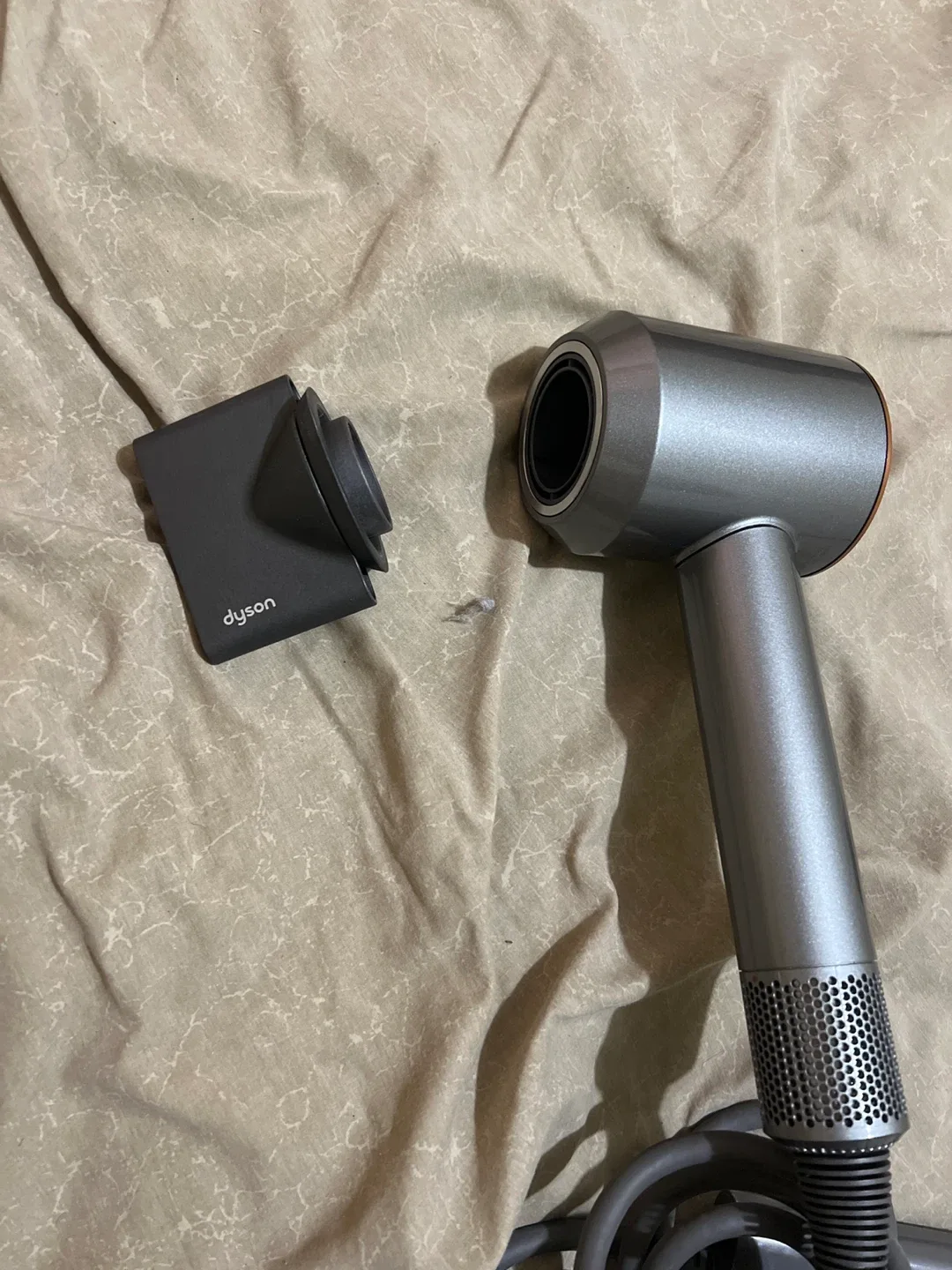 Dyson Supersonic Hair Dryer image indicator(3)