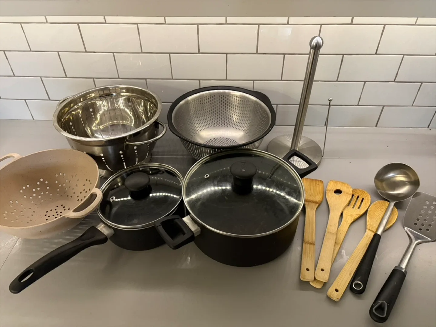 #Cleanout Pots, Colanders, and Kitchen Utensils Set