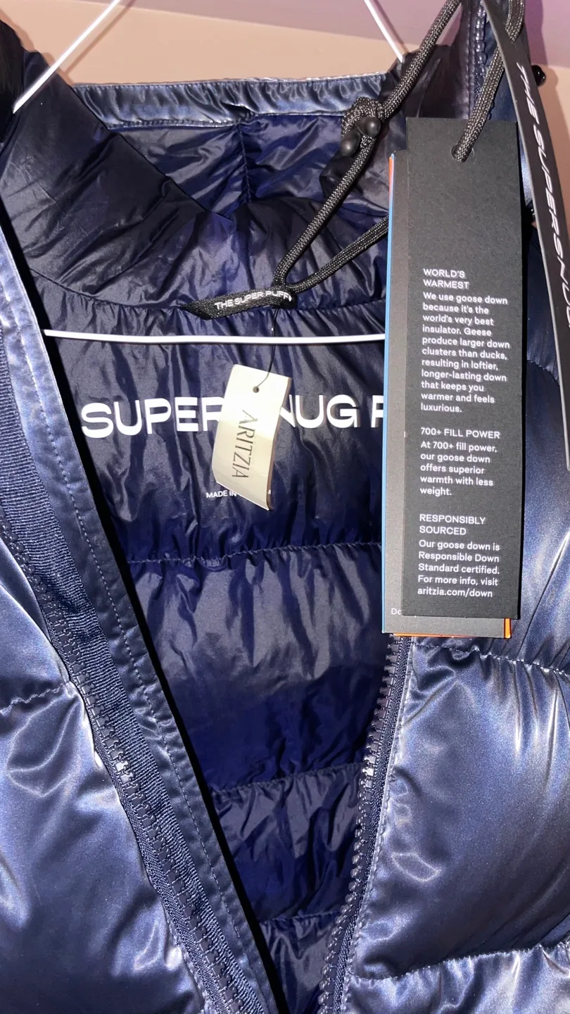 *BRAND NEW* Aritzia The SuperSnug Puff - Liquid Shine image indicator(2)