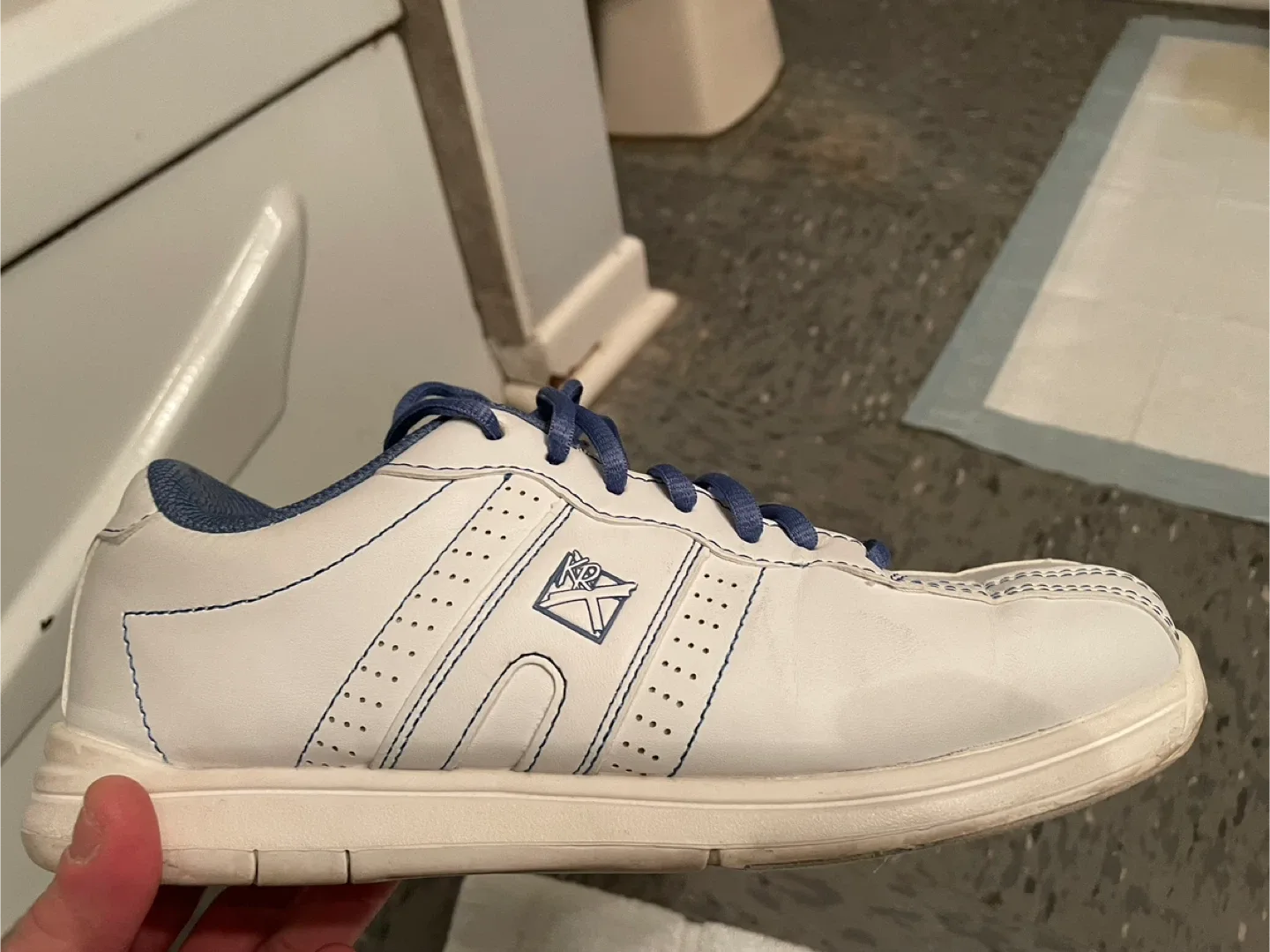 Dexter Bowling Shoes - White & Blue image indicator(3)