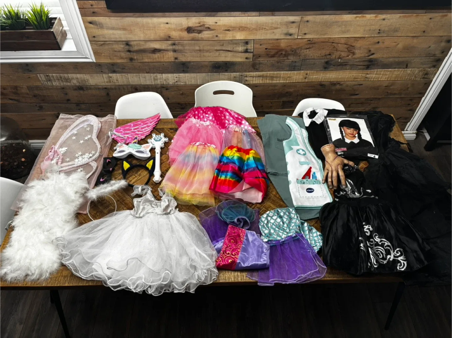 Kids Dress Up Play Costumes (size 2-6)