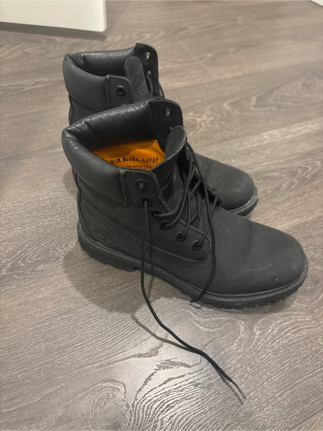 Timberland Boots - Size 8.5 - Black & Brown image indicator(4)