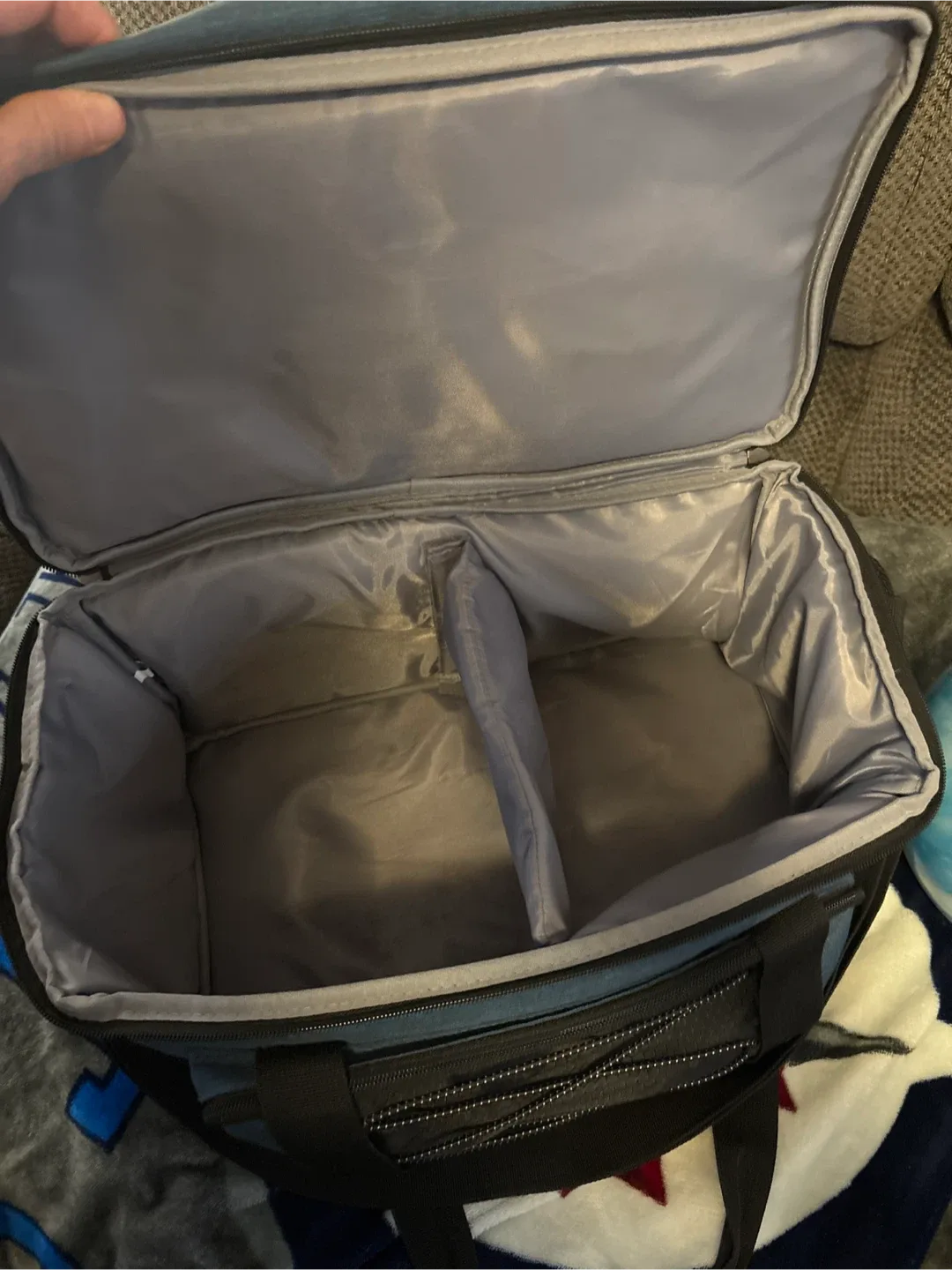 Blue & Black Insulated Cooler Bag image indicator(3)